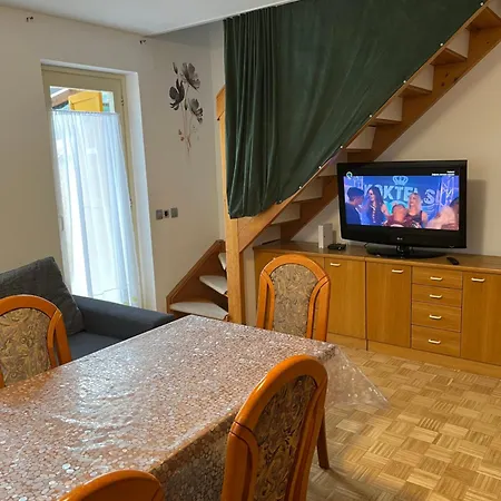 Holiday home Mirni Koticek